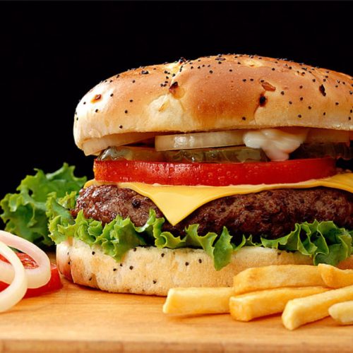 Kijken: Dit gebeurt er in je maag met een cheeseburger van McDonald’s