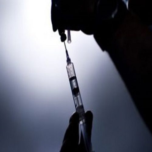 Britse overheid geeft toe dat Mexicaanse griepvaccin hersenschade veroorzaakt, slachtoffers krijgen miljoenenvergoeding