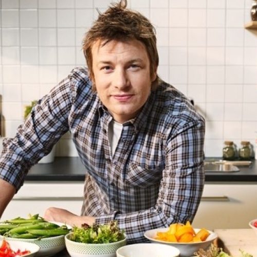 Topkok Jamie Oliver waarschuwt voor gevaren van suiker: “De wereld is helemaal gek geworden”