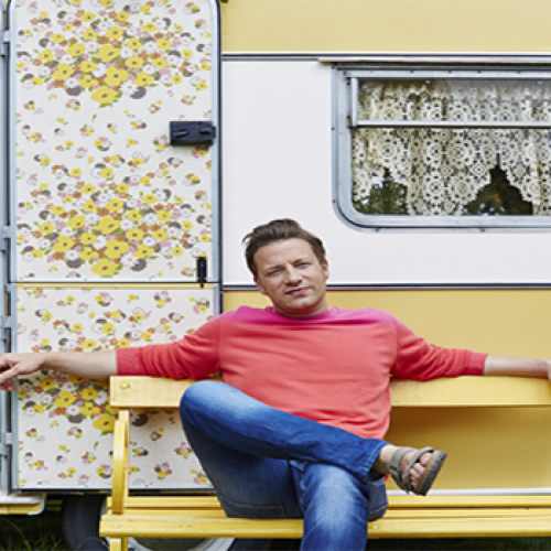 Jamie Oliver vertelt hoe je 100 kunt worden met 14 ingrediënten