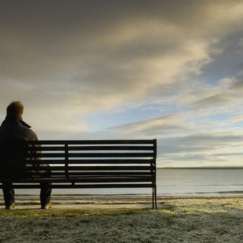 Eenzaamheid is net zo slecht als niet sporten of ongezond eten