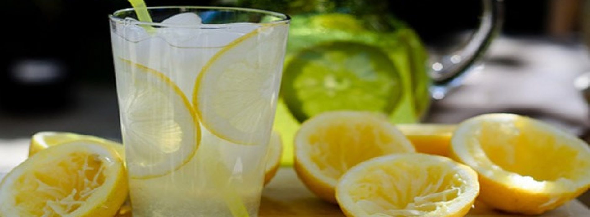 Wonderbaarlijke gezondheidsvoordelen met Citroensap in je water, natuurlijke detox
