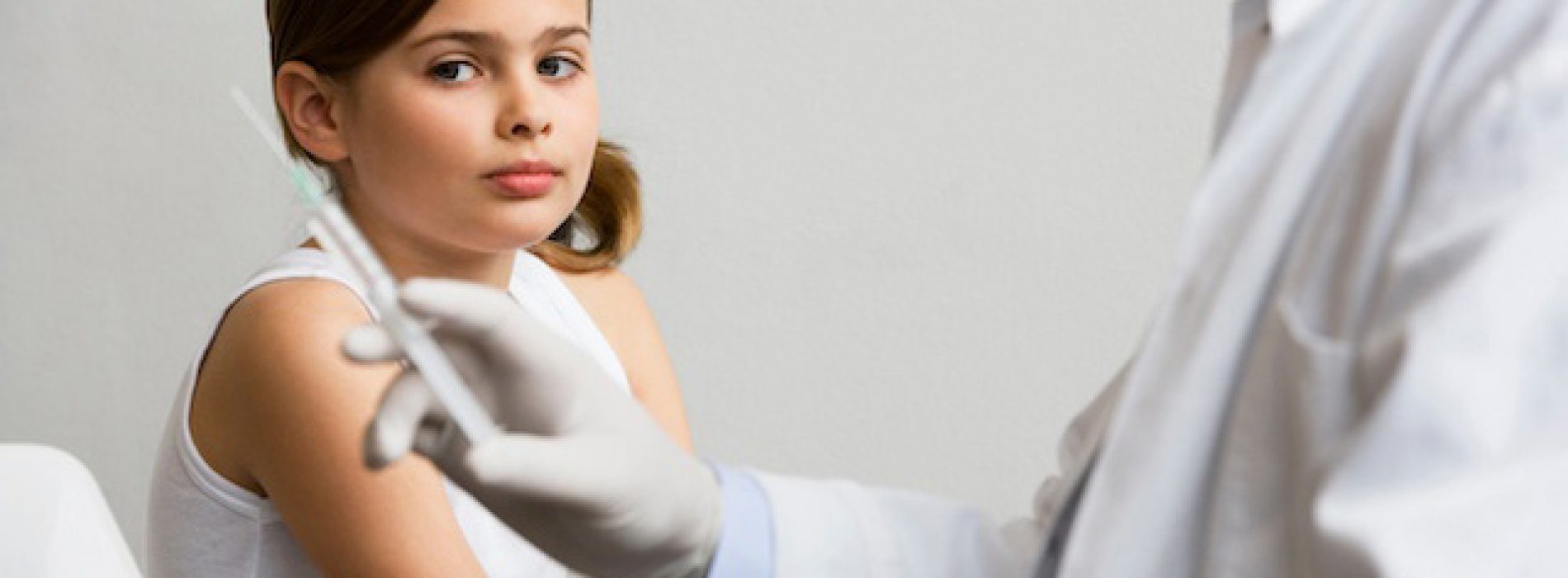 “Laat dit een waarschuwing zijn voor ouders”: HPV-vaccin Gardasil vernielt eierstokken van 16-jarig meisje