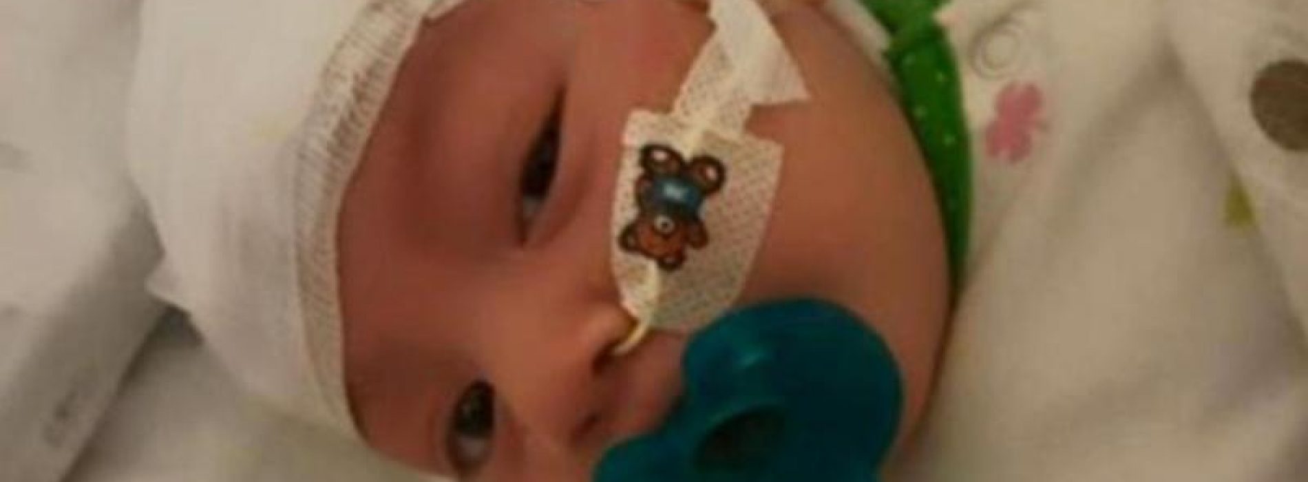 VIDEO: Baby met zeldzame vorm van epilepsie behandeld met hennepolie