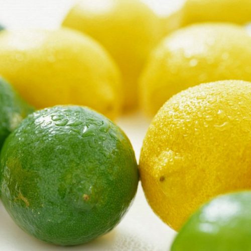 6 wetenschappelijk bewezen gezondheidsvoordelen van citroenen