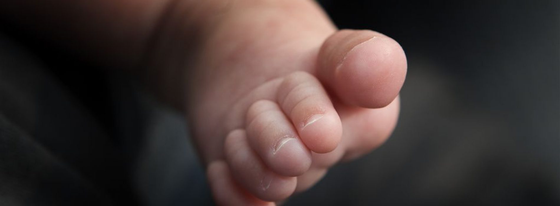Gynaecoloog: “Je baby stierf omdat je voor een thuisbevalling koos”
