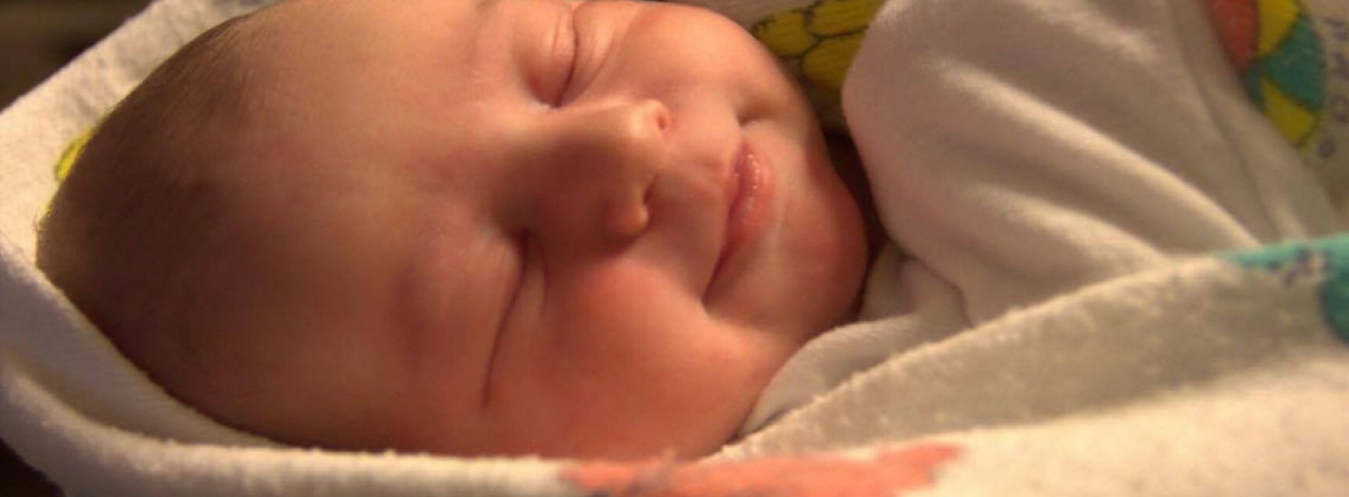 Ze luisterde naar haar dokters – en haar baby stierf. Nu waarschuwt ze voor borstvoeding