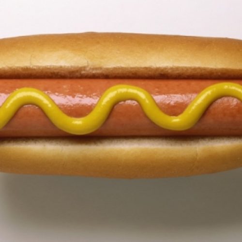 Hoe hotdogs worden gemaakt en waarom je ze beter niet eet !