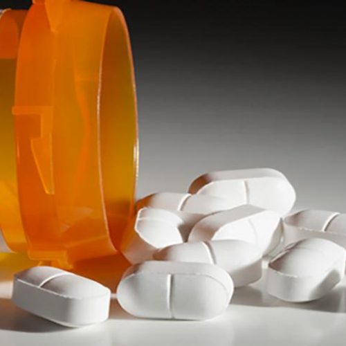 Dezelfde Big Pharma die patienten verslaafd maakte aan opioïden profiteert nu opnieuw van de verslaafden