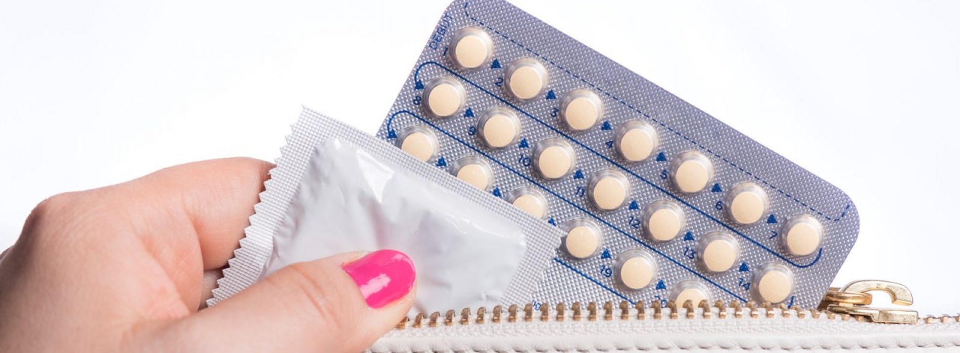 Ongelooflijke negatieve bijwerking van het nemen van de anticonceptiepil – plus 5 andere gezondheidsrisico’s onthuld