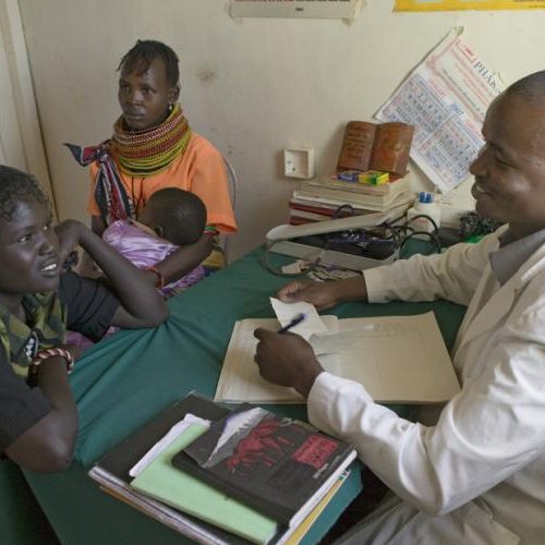 “Massale sterilisatie”: Keniaanse artsen vinden anti-vruchtbaarheidsagent in UN Tetanus Vaccin