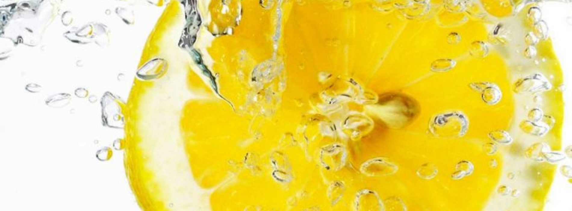 De gezondheidsvoordelen van citroenwater