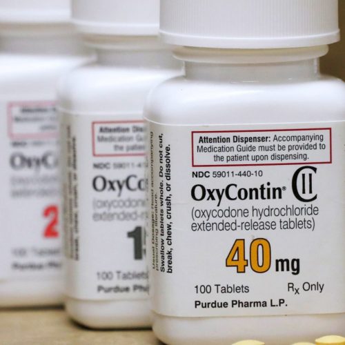 OxyContin-producent Purdue Pharma pleit schuldig aan strafrechtelijke vervolging voor rol in opioïdencrisis