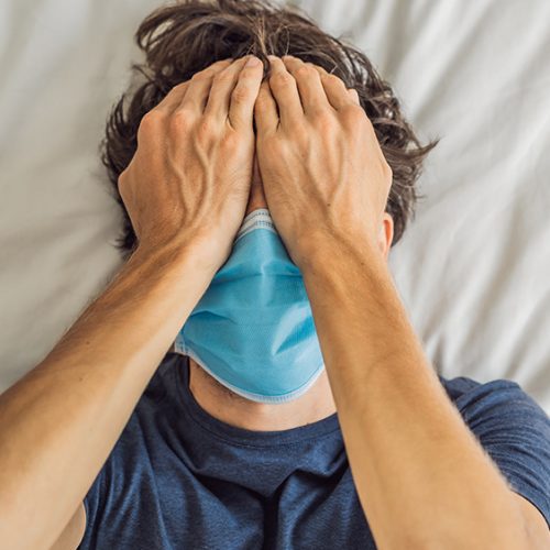 Mondmasker veroorzaakt tandvleesaandoeningen, waardoor het risico op overlijden door het coronavirus met 900% toeneemt