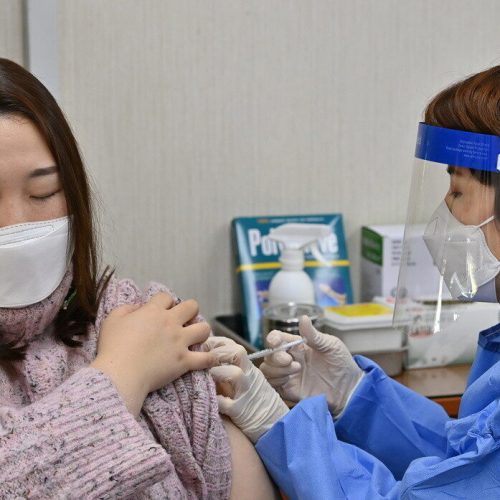 De Zuid-Koreaanse regering onderzoekt 7 sterfgevallen die volgden op de vaccinatie tegen Covid-19 met de prik van AstraZeneca