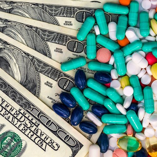 Big Pharma bedriegt kankerpatiënten met ineffectieve medicijnen, valse hoop en hoge prijzen